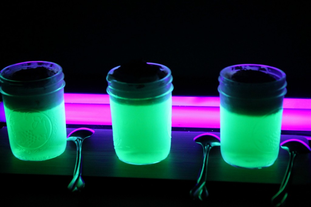 Glow-In-The-Dark Jello Shots - Jellinator.com